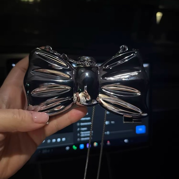 Bow Gold Luxury Clutch - Picture 10 of 12